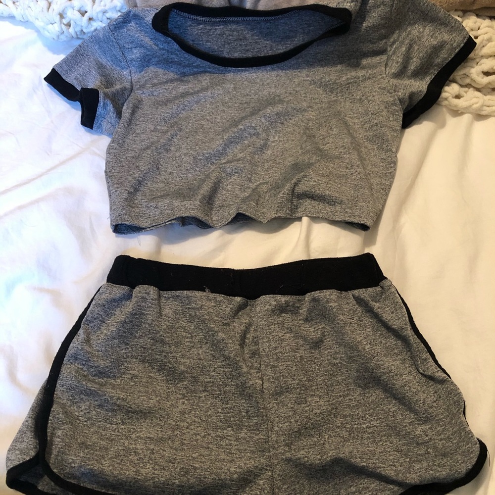 workout set crop top & shorts